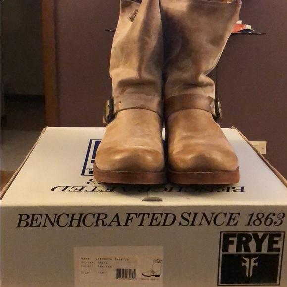 Frye Shoes - Frye Veronica Shortie boots